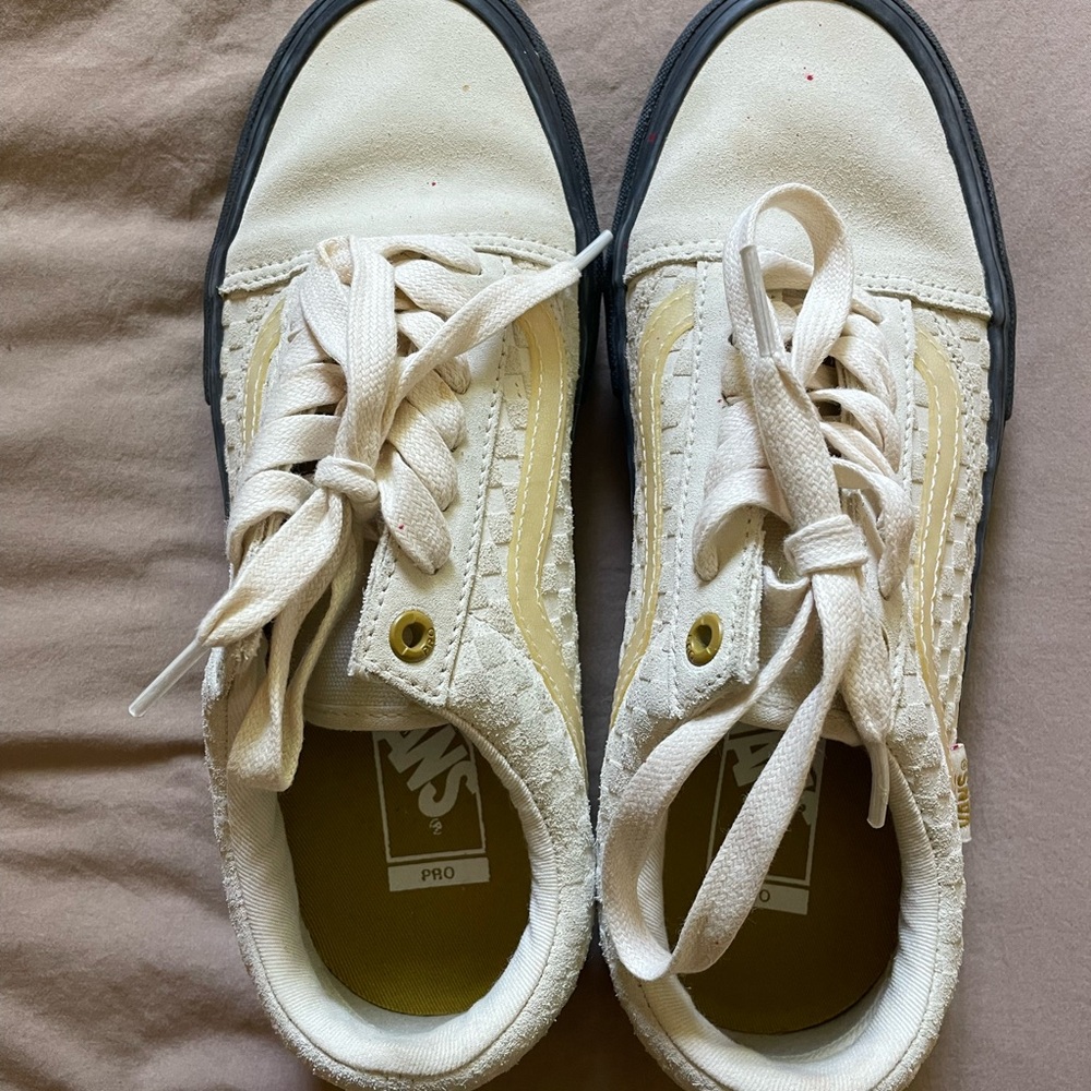 Lizzie Armanto Vans